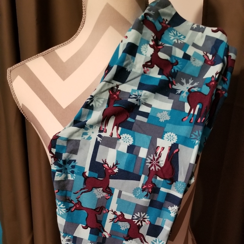💥UNICORN💥NWT LULAROE OS CHRISTMAS LEGGINGS